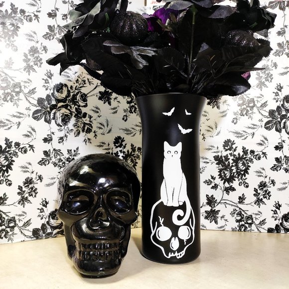 9.0" BLACK KITTY & The SKULL Black Glass Vase • Gothic Witchy Creepy Home Decor - Picture 1 of 3